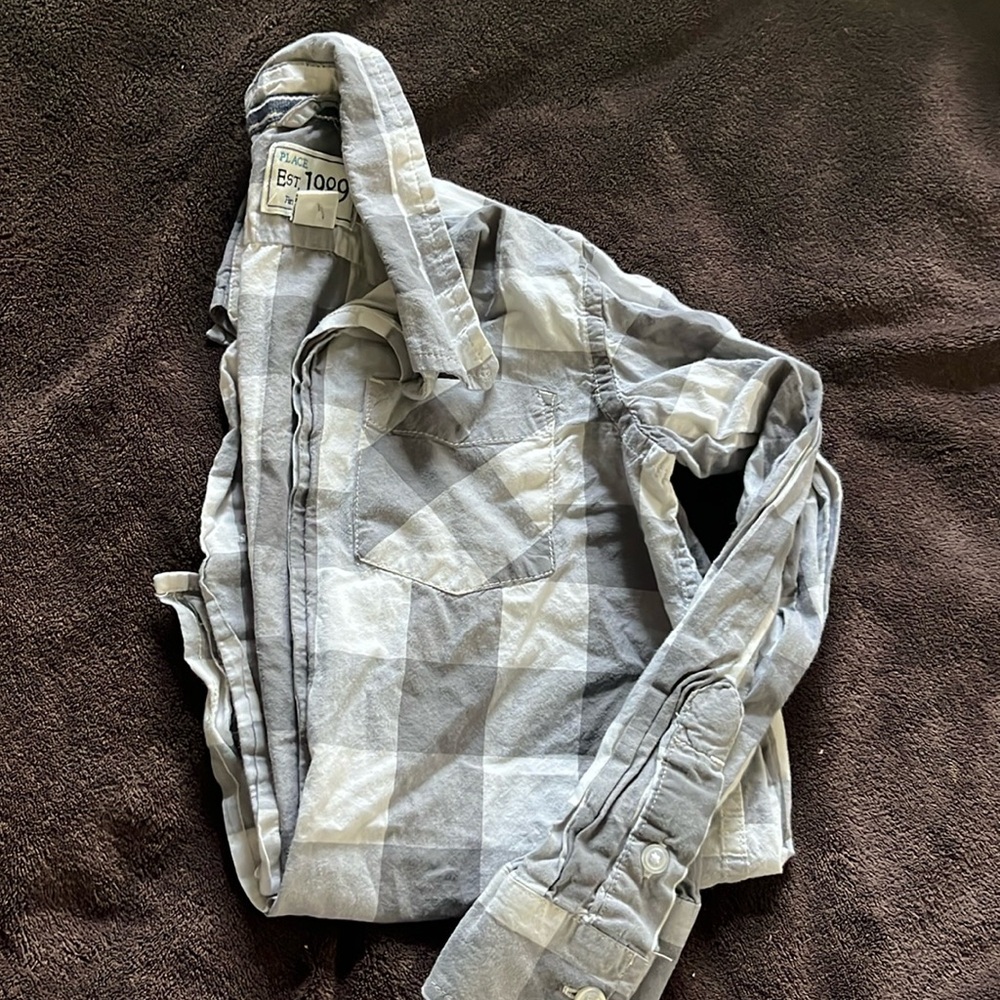 Boys button down shirt. Size 5/6